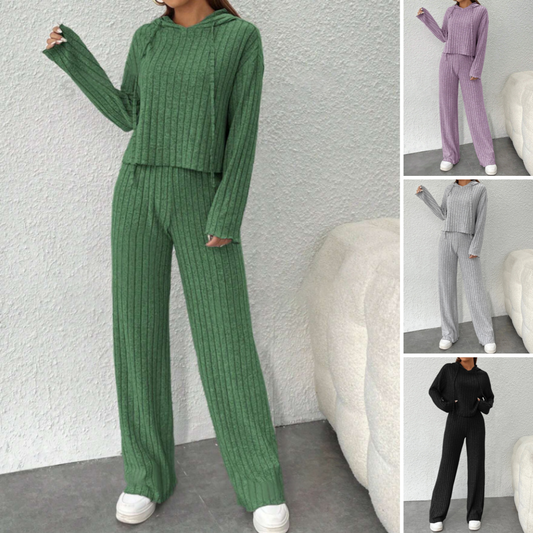 Ženski pleteni top s kapuco in široke hlače iz dveh delov