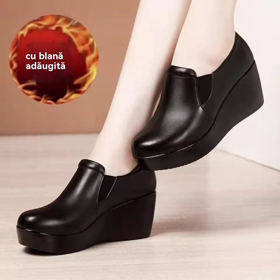 【35-40】💖🔥2025 nowe damskie buty na grubej podeszwie dla matek w średnim i starszym wieku, antypoślizgowe płaskie buty skórzane, wygodne i swobodne, wsuwane