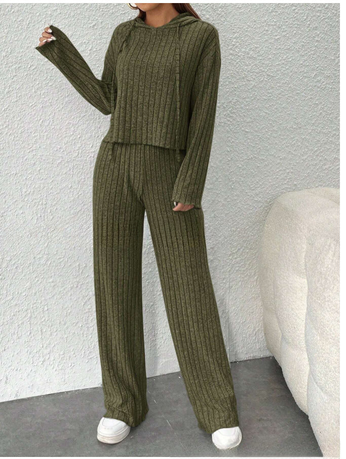 Ženski pleteni top s kapuco in široke hlače iz dveh delov